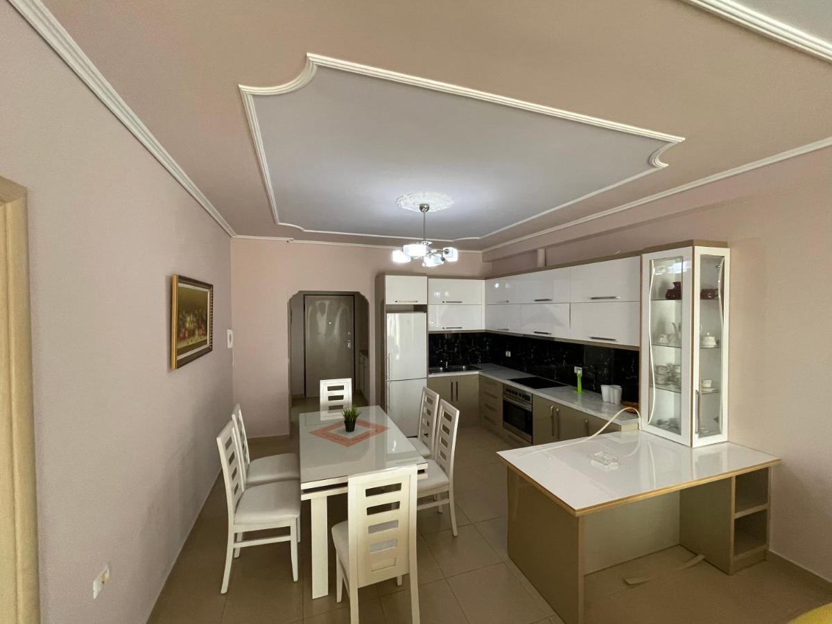 Flower Apartment Sarande Luaran gambar